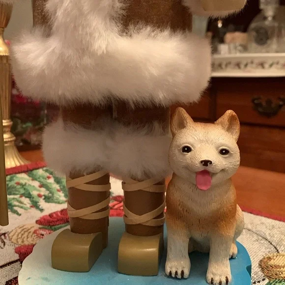 2003 Nutcracker Village Eskimo, 13 inch nutcracker and husky dog ice fishing - Picture 4 of 5